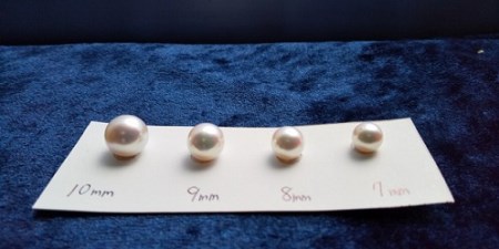 あこや本真珠の貫通ペンダント（希少10mm大珠・ホワイトピンクカラー）【R00747】