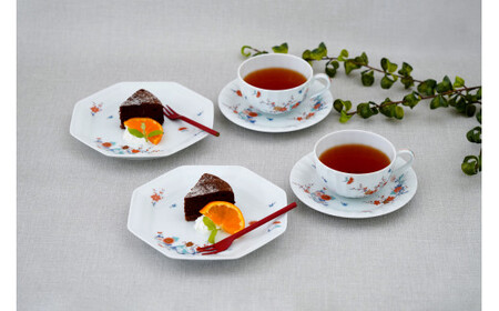 有田焼 色絵花鳥紋 ペア紅茶碗皿・ケーキ皿【深川製磁】食器 器 うつわ 皿 デザート皿 プレート メインプレート ティーカップ カップ＆ソーサー 食器セット 縁起物 贈り物 ギフト A170-24