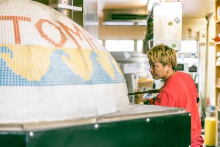 炭火焼伊万里牛の本格石窯ピザ 2枚 冷凍 122-G123