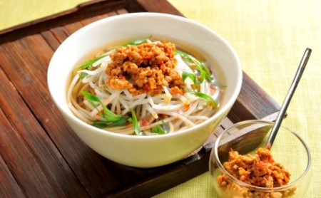【 小豆島 】小豆島・手延べ 銀四郎めん 粒ごと 黒胡麻麺 手延べ 手延 麺 麺類 めん 黒胡麻 黒ごま 銀四郎めん 香川 香川県 土庄 土庄町