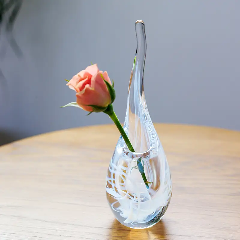 ＜ガラス作家 橋本倫礼＞花器「生い立つ」(小) 硝子 ガラス 花器 花瓶 橋本倫礼 贈り物 ギフト F6L-1243