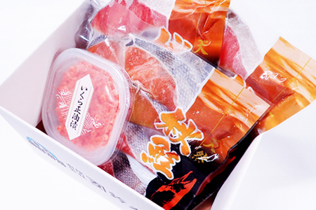 いくら醤油漬け(鮭卵)70g×1P、無添加天然甘塩秋鮭12切 A-11153