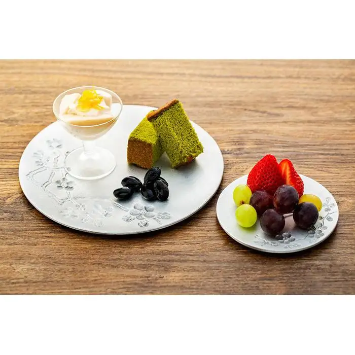 「ひんやり」をキープしてくれるアルミ鋳物の菓子皿セット（Ume Lサイズ / Sサイズ）