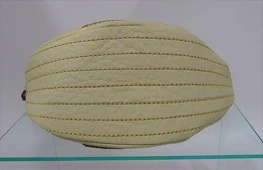 「鞄工房　香」くじらのポーチ イエロー