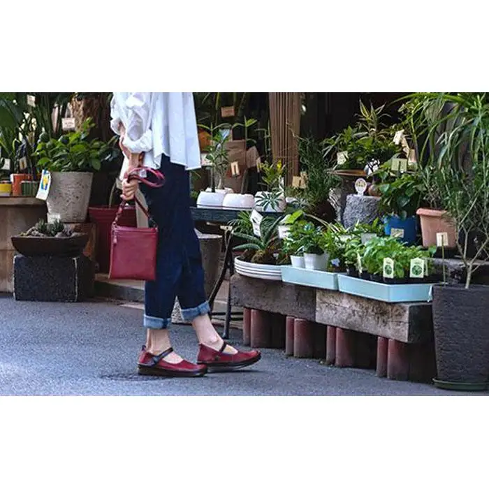 【グッドデザイン賞受賞】手を使わずに脱ぎ履きできる！ 職人手作り ストラップシューズ KAYAK カヤック 靴 レディース【レッド／23.5cm】