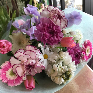 Flower Station NIINAから「花の里三豊市の季節の花束」