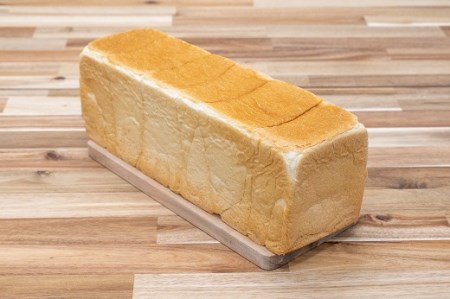 6回定期便：食パン3種食べ比べセット(計16枚）パンド・ミー 全粒粉パン ホテル食パン 【J00013】