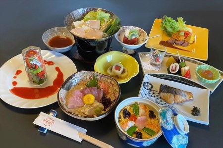 定九郎　「板長お任せの季節の料理」5,000円分【食事券 チケット 板長お任せ 季節の料理 ご馳走 贅沢 リフレッシュ ご褒美 こだわり 料理 季節 地産地消 島根県 安来市】