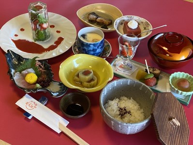 定九郎　「板長お任せの季節の料理」10,000円分【食事券 チケット 板長お任せ 季節の料理 ご馳走 贅沢 リフレッシュ ご褒美 こだわり 料理 季節 地産地消 島根県 安来市】 【34-SR-02】