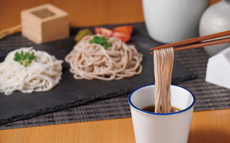 諫早産えごま油50g+長崎島原手延えごま蕎麦250g4袋セット / えごま ごま 蕎麦 そば ソバ 乾麺 / 諫早市 / 株式会社ハクライドウ [AHBK002]