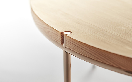 【FIL】ラウンドテーブル MASS Series 900Round Table -Natural Wood & Copper Frame-　小国杉 テーブル 丸テーブル 机 インテリア 家具 木製 小国杉 無垢材 天然木 おしゃれ リビング ダイニング ギフト セット Foreque 熊本 阿蘇 南小国町 送料無料