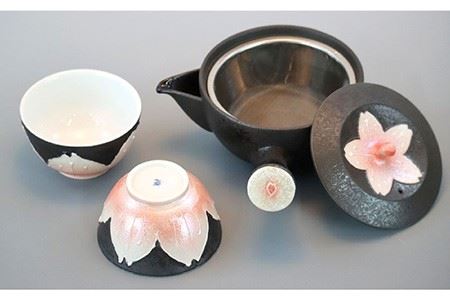 【陶器市特集】【波佐見焼】ラスター 桜 茶器セット 急須 ティーポット 湯飲み 陶器 食器 皿 【岩永製陶】 [ZD22] 波佐見焼