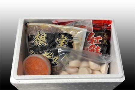 いくら醤油漬け100g、紅鮭5切、ほたて貝柱200g、味付けジンギスカン800gセット B-70033