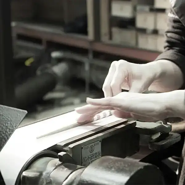 特上 八角箸 百年 黒檀 235mm 高級 箸 贈答用 無塗 燕三条  [マルナオ]