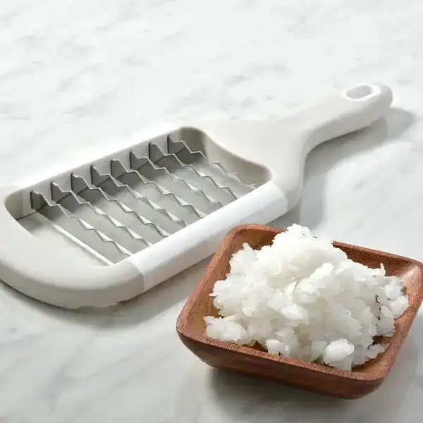 大根おろし器 ザクザク！ステンレスおにおろし おろし金 食洗器対応 [leye] 調理器具 便利おろし金 ステンレスキッチンおろし器 燕三条製 おろし器 キッチン用品 滑らかおろし金 【010P158】
