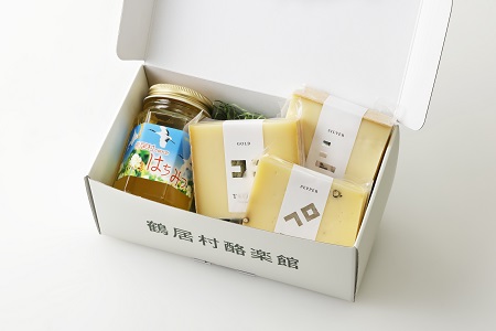 ＼＼北海道産 チーズ 高評価 ／／　　鶴居村 鶴居はちみつ+ナチュラルチーズ鶴居　3個セット（詰め合わせ 人気 チーズセット ナチュラルチーズ スライス セミハード ワインに合う おつまみ おやつ つまみ ギフト 国産 北海道産 人気 食べ比べ 酪農応援 無添加 乳製品 鶴居村 酪楽館 北海道 ふるさと納税 ふるなび  ）