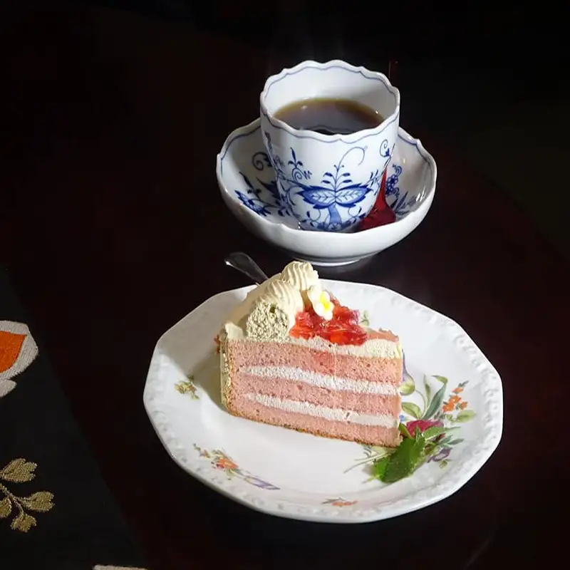 温泉付き喫茶店でコワーキングしませんか？_B021-001【ふるさと納税 ワーケーションルーム コワーキングスペース 利用 茶房たかさき 温泉付き 喫茶店 ケーキセット ビーフカレー 駐車場スペース 1台分 リモートワーク 大分県 別府市 送料無料】