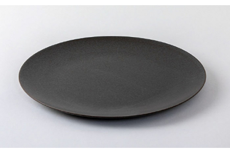 【美濃焼】グレージュ黒マット皿大小28cmと18cm【陶土う庵】（3228-0105） 食器 皿 プレート 大皿 メインディッシュ 取皿 取り皿 パスタ皿 セット 食器セット マット 黒 ブラック 送料無料 [MBY014]