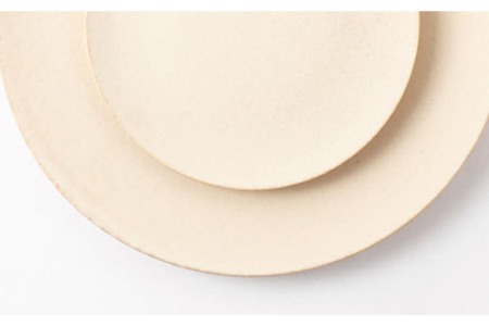 【美濃焼】グレージュ白皿大小28cmと18cm（レンジ対応/食洗器対応）【陶土う庵】皿 ワンプレート ランチ プレート 美濃焼 食器 ソーサー お皿 中皿 さら おしゃれ プレート 中皿 ケーキ皿 国産 日本製 国内産 シンプル モダン カフェ レストラン 送料無料（3228-0106） [MBY063]