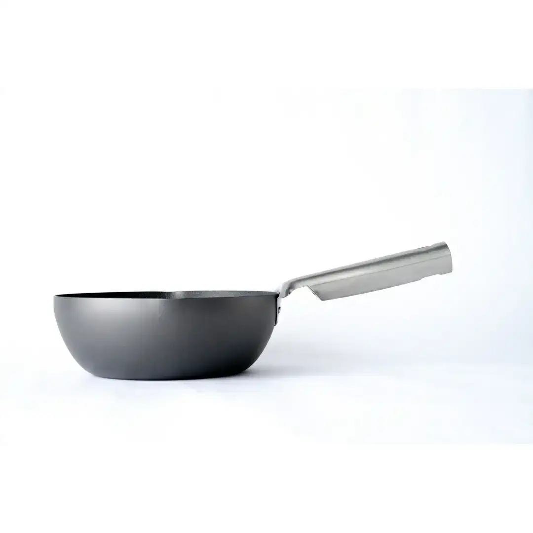 [eN] IH対応 中華炒め鍋 (中華鍋) 深型 24cm 蒸し器セット 調理器具 キッチングッズ 鍋 中華鍋 炒め物 エンボス加工 新生活 一人暮らし 【020S011】