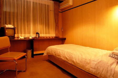 商品券 甲州街道 韮崎宿【清水屋旅館】宿泊割引券 3,000円分 ドリンクチケット1枚付き｜ [清水屋旅館 山梨県 韮崎市 20740913]