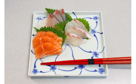 有田焼 正角切立皿 角18cm 染付梅小紋 【大慶】 皿 正方形 食器 磁器 A12-160