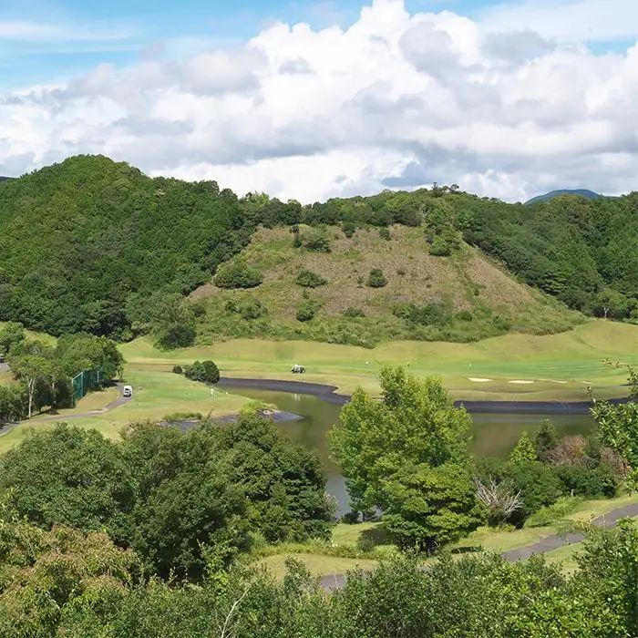 ゴルフ場利用券 ラ・グレースゴルフ倶楽部　プレー割引券（３０００円×５枚）
