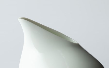 【美濃焼】注ぐ形【陶芸家 山田晋一朗】食器 酒器 片口 徳利 とっくり お酒 日本酒 調味料入れ 白 ホワイト シンプル [MAJ005]