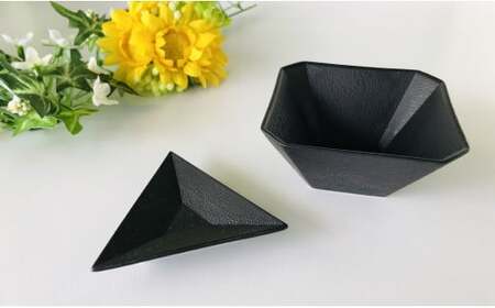 有田焼 テーブルコーディネートがグッと引き締まる黒い器／4点セット 深海三龍堂 食器 おしゃれ 黒い器 黒い皿 お皿 小鉢 吉右エ門 モダン 30000円 3万円 A30-709