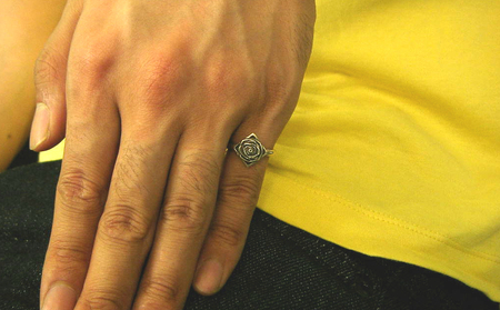 pyramid flower ring ピラミッド フラワー リング｜ 指輪 シルバー アクセサリー 花 モチーフ 925 ハンドメイド 選べる サイズ ジュエリー アクセ ファッション 人気 シンプル ギフト プレゼント年末年始 お中元 お歳暮 内祝い 快気祝い