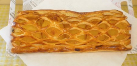 M442 〈峠のパン屋〉りんご丸々 贅沢アップルパイ １本 長さ約26㎝