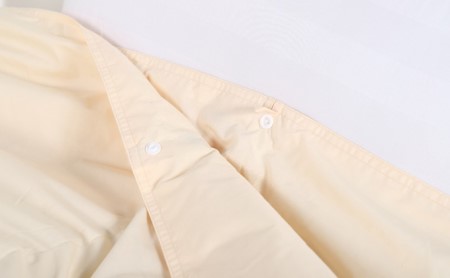 羽毛布団クイーン二枚合わせ 合掛布団1.1kg/肌掛布団0.5kg オールシーズン対応 クリーム 寝具 掛け布団 軽量 立体キルト 春 夏 秋 冬 