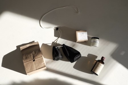 三木市吉川町に自生する天然のヨモギでつくったコスメギフト(ヨモギオイル100ml + ヨモギバーム + ポシェット)