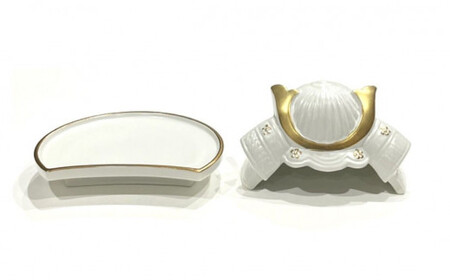 有田焼 端午の節句 マットホワイト金彩 兜 蓋物 24to3 西富陶磁器 A18-219