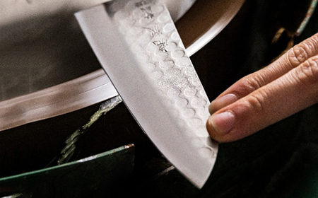 H47-11 虎徹 ヤスキハガネ青紙2号 牛刀包丁 200mm（安田刃物）