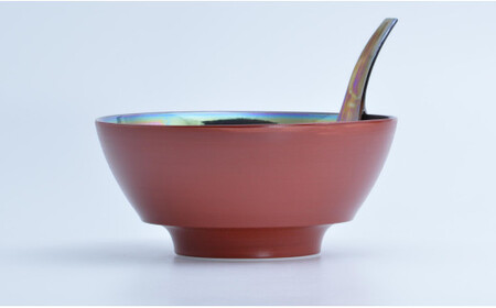 有田焼 究極のラーメン鉢 黒塗・朱塗南蛮パール ペアセット レンゲ付【まるぶん】食器 器 うつわ 麺鉢 ラーメン鉢 丼 丼ぶり どんぶり おしゃれ 上品 電子レンジ対応 A55-137