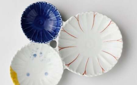 有田焼 伝平窯 花型三種皿 (大) 2枚セット【ヤマト陶磁器】食器 器 うつわ 磁器 陶磁器 皿 プレート 取皿 小皿 豆皿 2枚 セット ペア 花 ブルー ホワイト 35000円 3.5万円 A35-613
