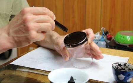グラス 桜（貝入）黒 酒器 工芸品 ガラス 高岡漆器 あわび貝 漆 螺鈿ガラス 持ちやすく シンプル 神秘的 輝き きれい おしゃれ 輝く 水面  FAD-0998