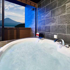 Rakuten STAY VILLA 富士山中湖 宿泊クーポン (120,000円分) YAL005