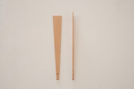 カッティングボード＋スパチュラセット　『mina no mori CuttingBoard＋Spatura セット＜ミナノモリ カッティングボード＋スパチュラ セット＞』　信州南相木村のカラマツを100％使用　～アウトドアのキャンプやトレッキング、普段使いにも～