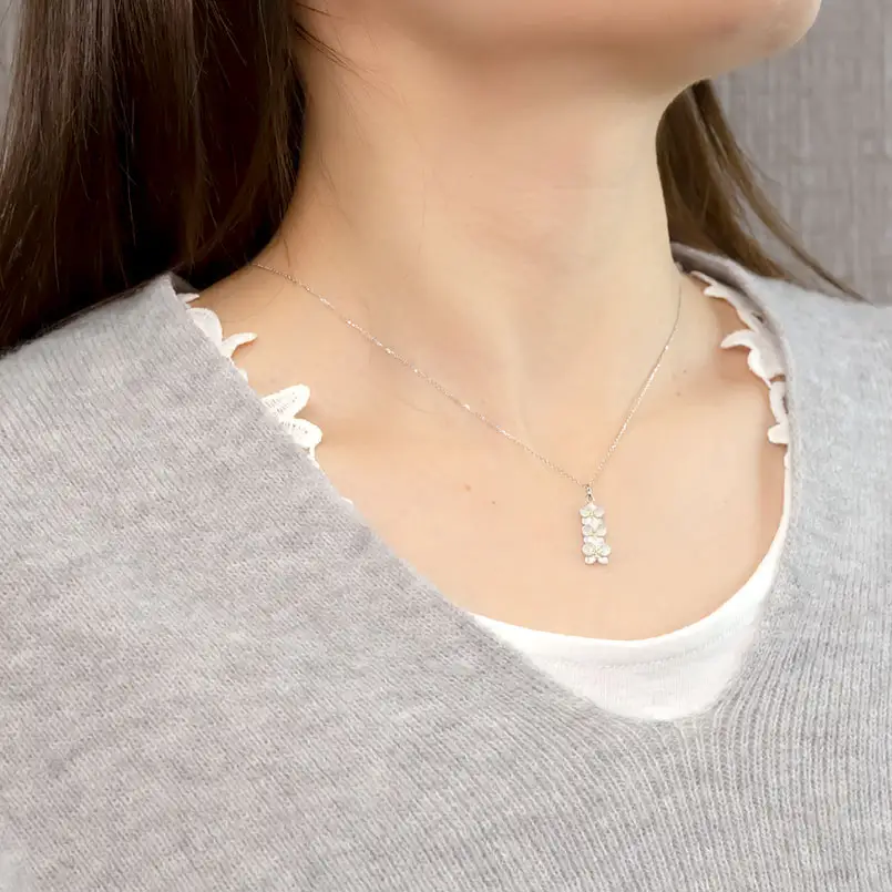  純プラチナ 18金 ペンダントトップ ダイヤ k18 ネックレス 花 胡蝶蘭 ダイヤモンド フラワー pt999 18k イエローゴールド プレゼント 贈り物 ジュエリー 山梨県 昭和町 管理番号221102104 SWAA077