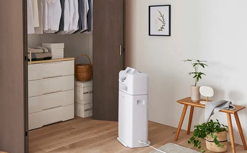 サーキュレーター 除湿器 衣類乾燥除湿機 除湿量 8L IJDC-N80-W ホワイト アイリスオーヤマ 家電 電化製品 部屋干し 工事不要 衣類乾燥 乾燥機 乾燥器 除湿機 衣類乾燥機 衣類乾燥除湿器 梅雨除湿機 梅雨対策 アイリス 宮城 宮城県 大河原町