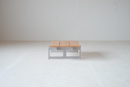 キャンピングテーブル（組立式・2台セット）　『mina no mori campingTable　＜ミナノモリ キャンピングテーブル＞』　信州南相木村のカラマツを使用　～アウトドアのキャンプやトレッキングに最適な軽くコンパクトなキャンピングテーブル～