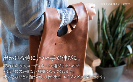 コニー（ 金具を使わないハンドバッグ ）（ オイルレザー・レッド）　BK096