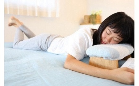 低座椅子 椅子 枕 木製 チェア フットレスト オットマン ソファ 畳 インテリア 国産材 無垢材 フェイスタオル 家具屋アカトシロ ゴイチ(R) KUSUDAMA（グリーン）｜E05