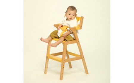 子どものための家具「rabi kids chair」（ワカナ＆ベビーベルト付き）