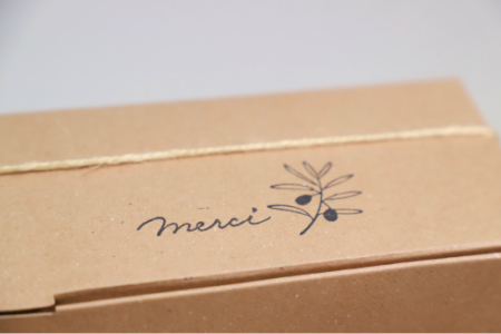 苺屋スイーツ ケーク・フリュイ - パウンドケーキ ドライフルーツ入り お菓子 洋菓子 おやつ ティータイム デザート のし ギフト 贈答用 贈り物 送料無料 高知県 香南市【常温】 it-0099