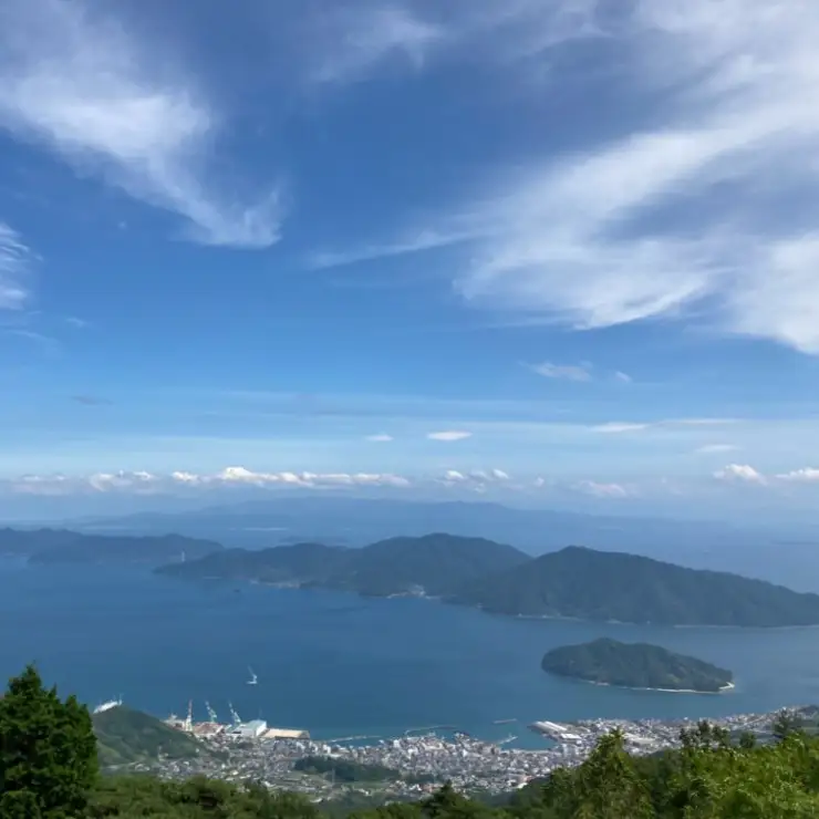岩屋工房 牡蠣殻箸置き 5個セット 箱入り 陶器製 かわいい 上品 おもてなし おすすめ お取り寄せ 送料無料 広島県 呉市 ku054-001-r