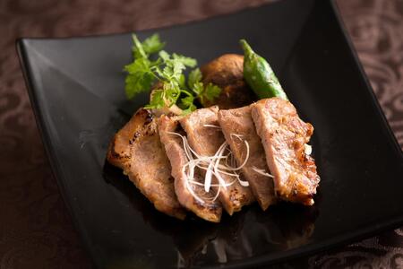 肉 無添加 常陸牛ハンバーグ3個 ＆ 茨城豚ロース 味噌漬け3枚 セット 木箱入り タレ付き肉のイイジマ（DU-75-1）
