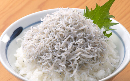 【最速発送】龍馬しらすと鮪たたきの紅白丼 【株式会社 七和】 [ATAX006]　スピード 最短 最速 発送